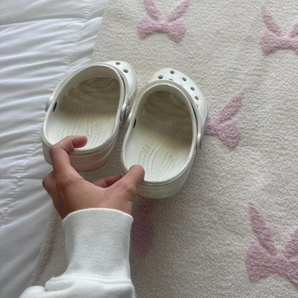 White crocs - Picture 4 of 4
